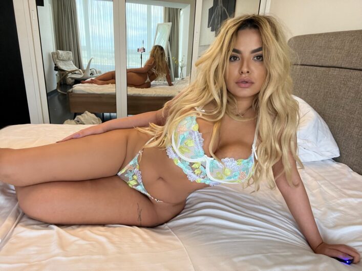 Hire Dwarka Sector 21 Call girls In Delhi (8448380779) Call girl Delhi NCr.