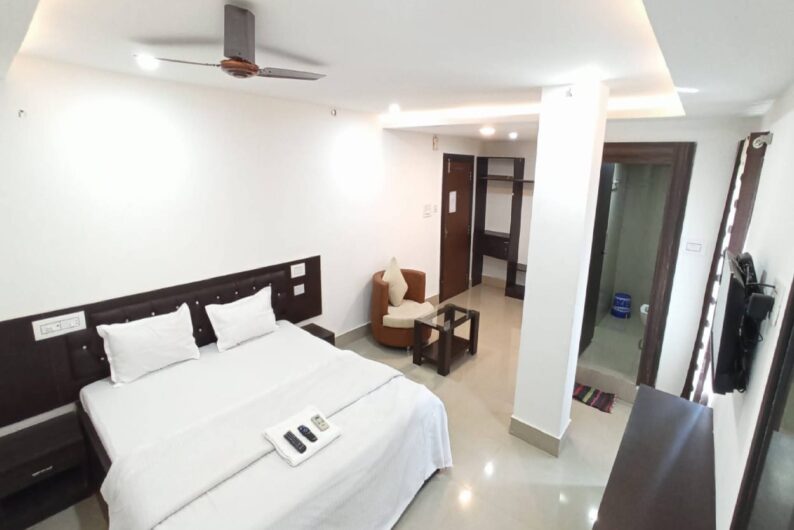Tarapith Hotel Booking
