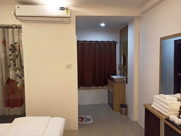 Tarapith Hotel Booking
