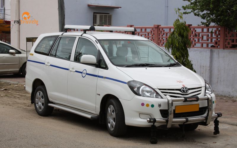 Innova Crysta Hire Jaipur for Luxury Group Travel