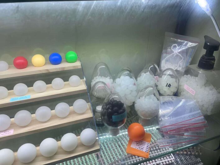 We specialize in producing plastic balls and hollow plastic balls. If you want to purchase precision plastic balls, use our precision plastic balls to solve your problems