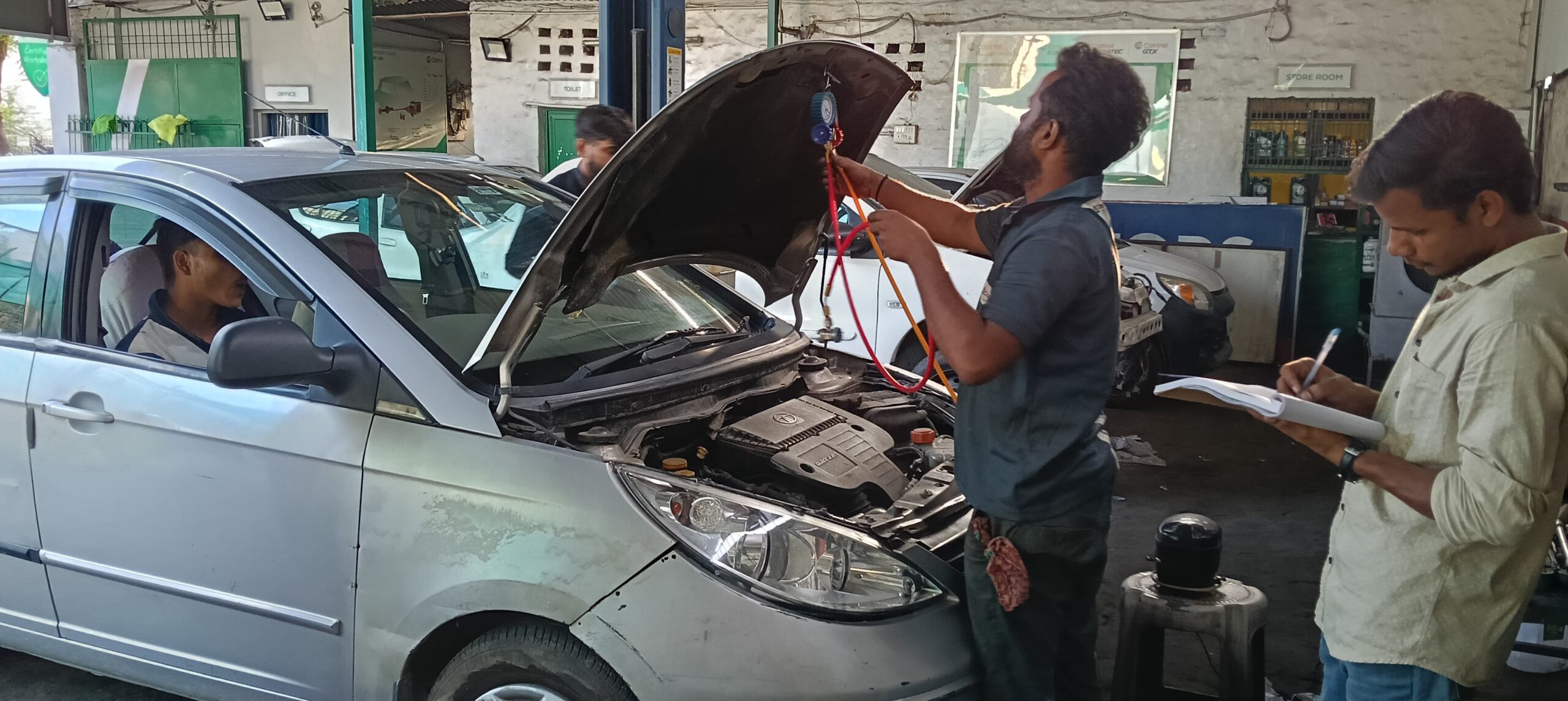 Car Repair in Gomtinagar