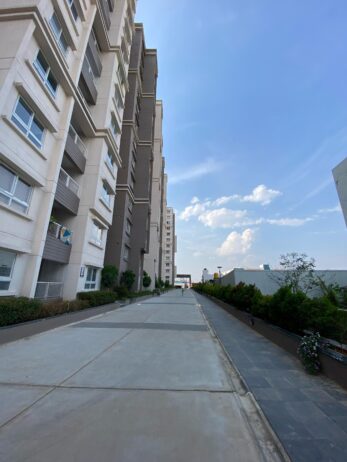Lavish 2 & 3 BHK Flats with Clubhouse, Pool & More – Book Yours Today
