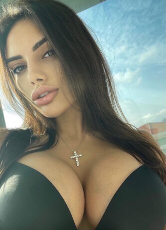 Call Girls in Ashram (⪥,9958√62◇66:94,≦) Escort Service in Delhi