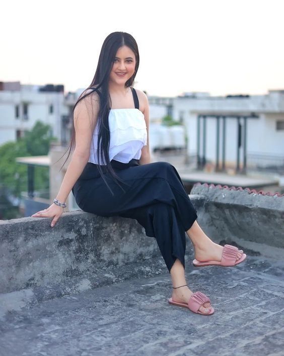 Book Call Girls in Sagar Pur 9643097474 Escort services 24×7