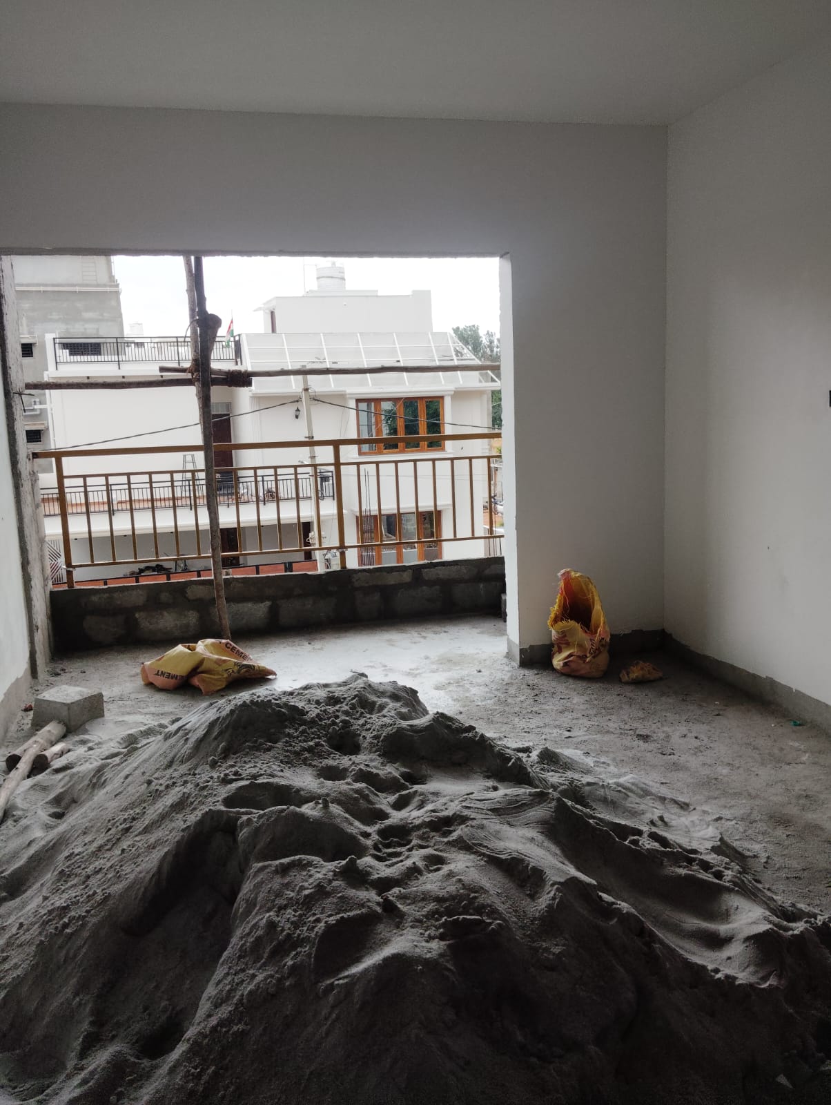 Pre-Launch & Ongoing 2 BHK Luxury Apartments for Sale