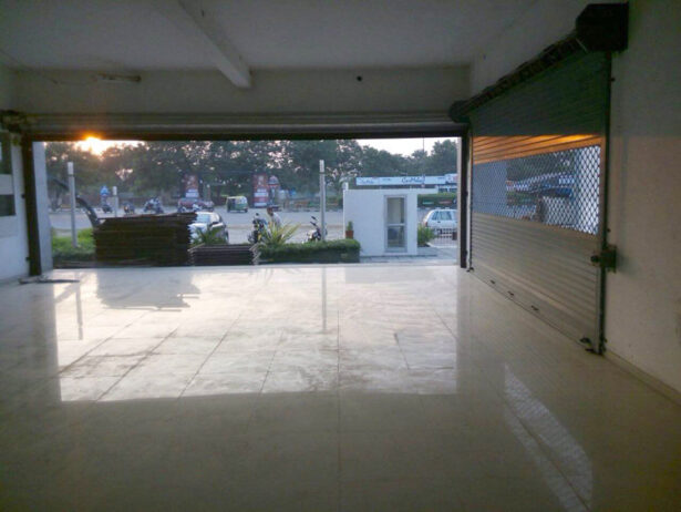Beautiful Showroom For Rent In Savarkundla