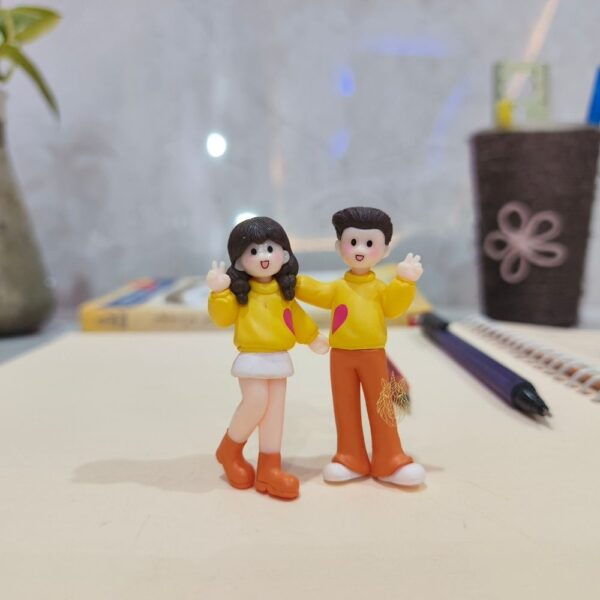 Buy Decorative Couple Figurine Online | Unipeg Decor