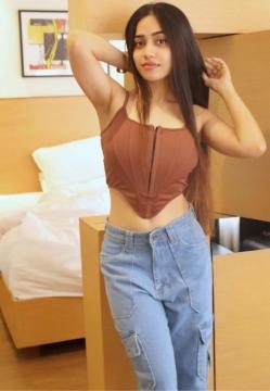 9319099832 Call Girls in Munirka | Sexy Housewife escorts girls escort